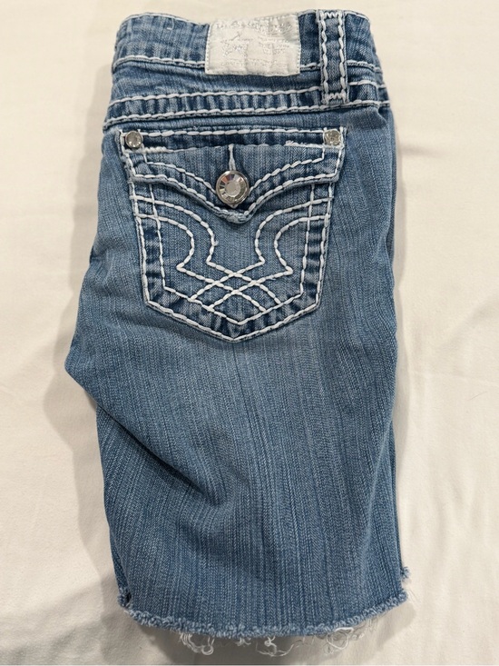 L.A. idol Pants - Women's Light Blue Denim Shorts with Decorative Back Pocket